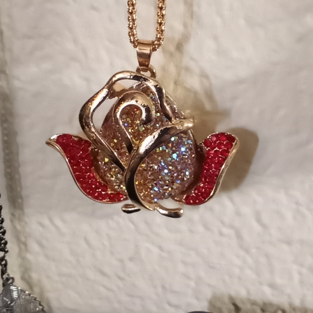 Bestsy Johnson Rose necklace